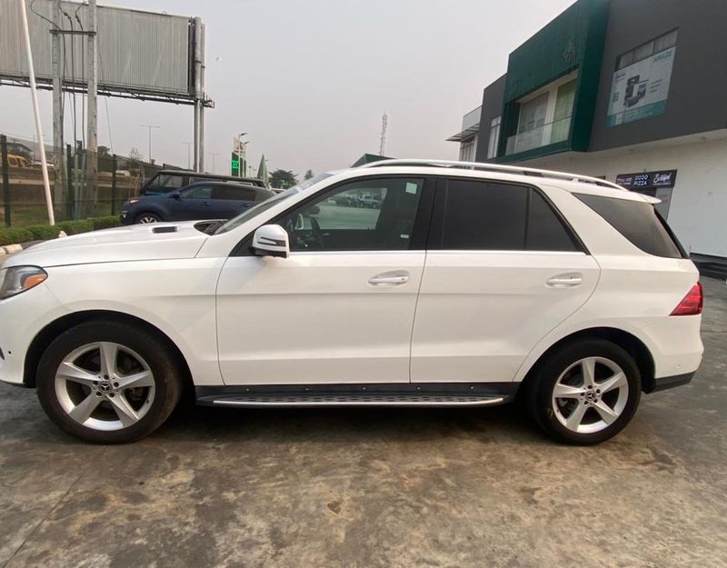 Thumbnail 5 of 2017 Mercedes-Benz GLE-Class